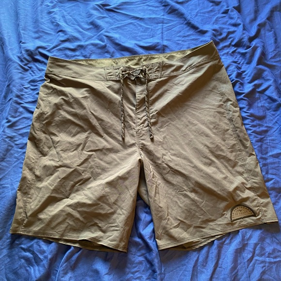 Men’s Patagonia wavefarer board shorts size 34 - Picture 1 of 4